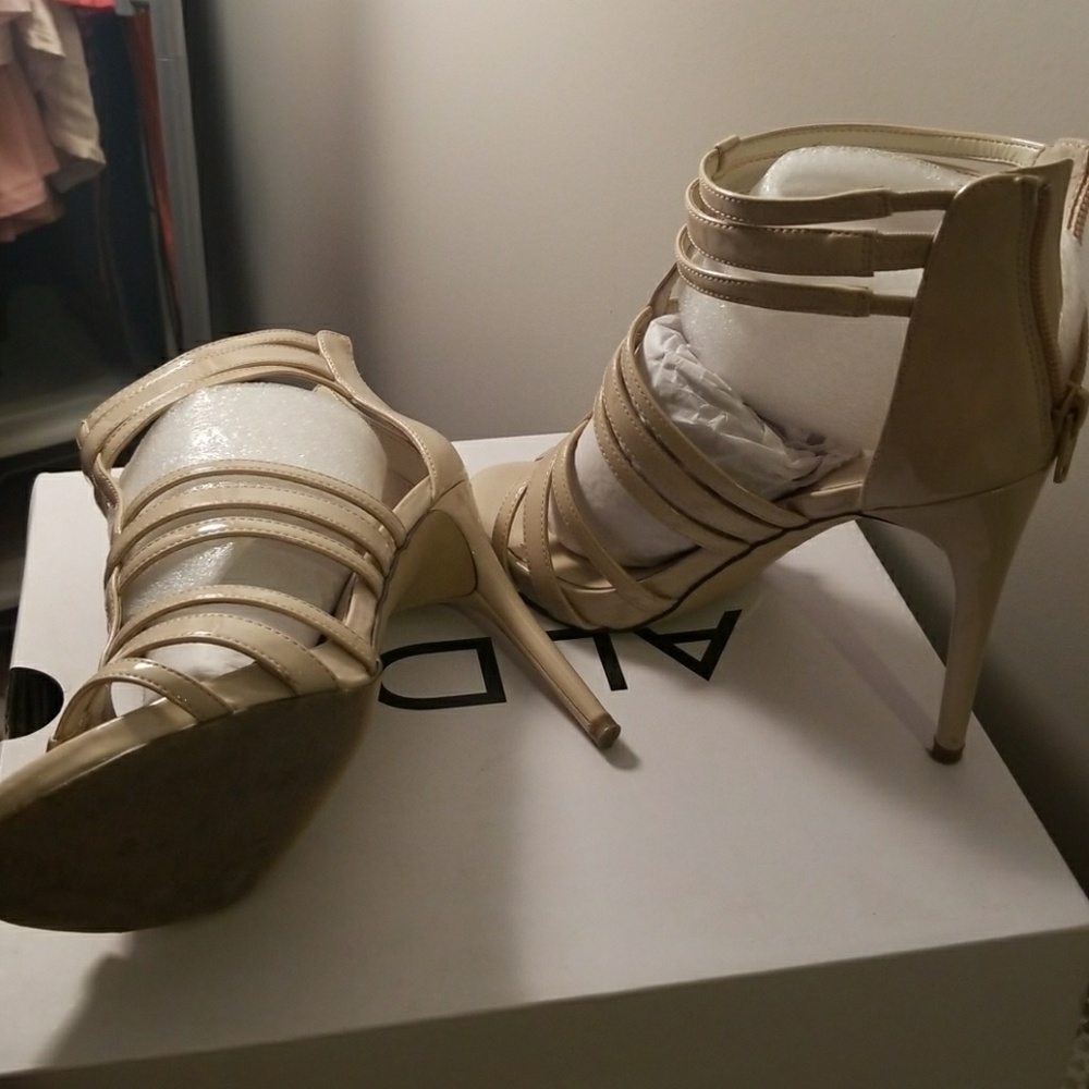 Shoes - Picture 4 of 4